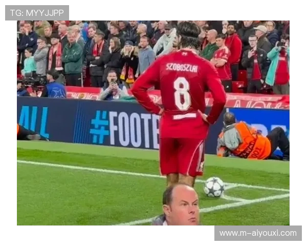 索博斯洛伊称范戴克萨拉赫为队内领袖,自己专注场上表现 索博斯洛伊称范戴克萨拉赫为队内领袖,自己专注场上表现