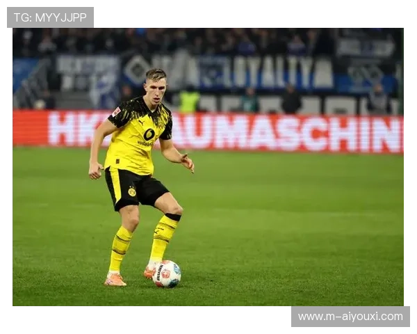 绝平球进网瞬间，丘库埃梅卡与多特蒙德替补席疯狂庆祝